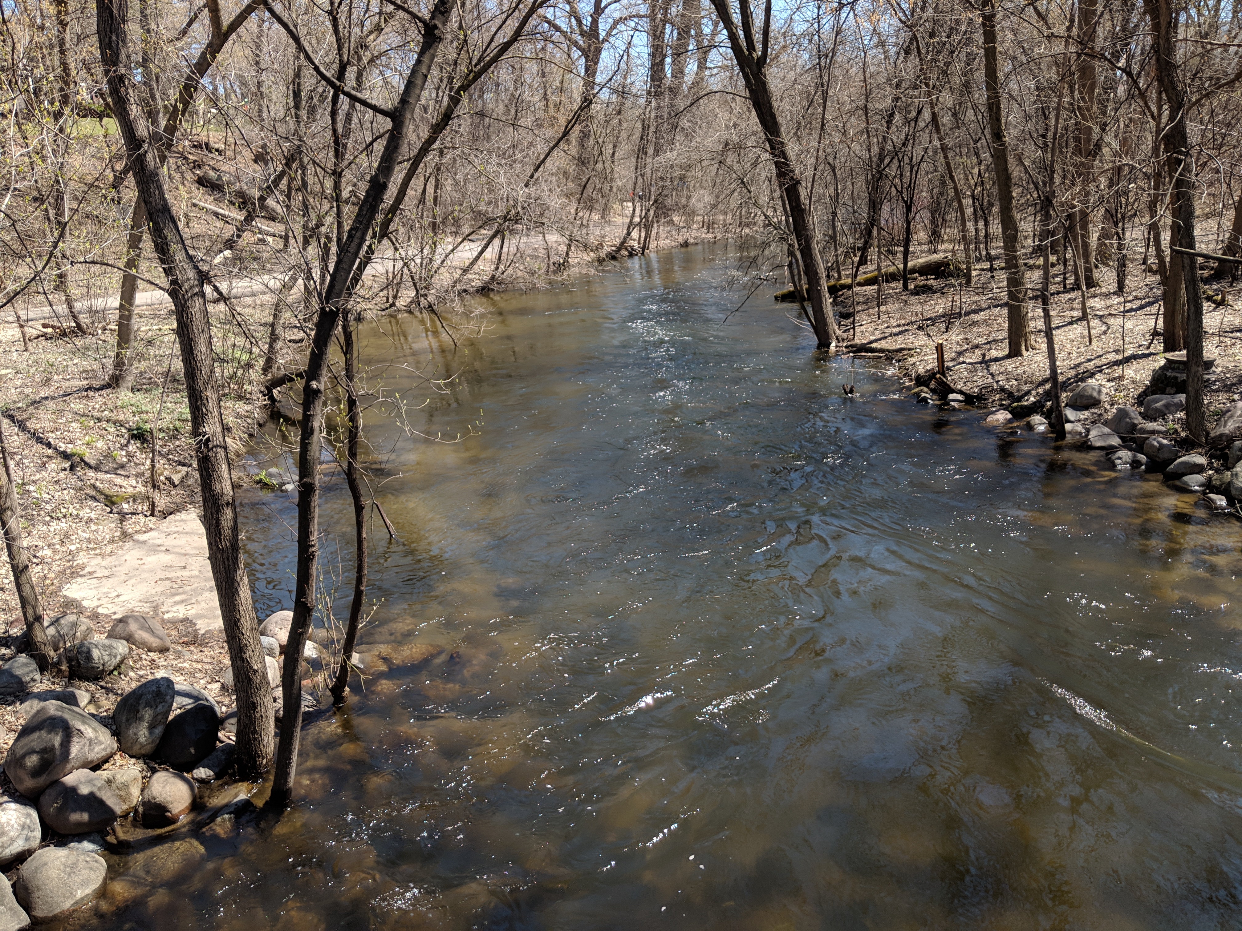 minnehaha_creek.jpg